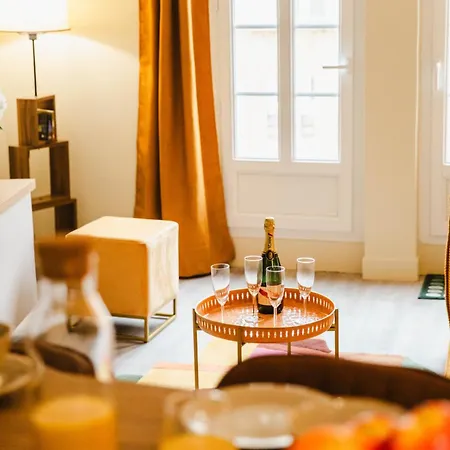 L'ecuyere - T2 - Hypercentre - Balcon Apartment