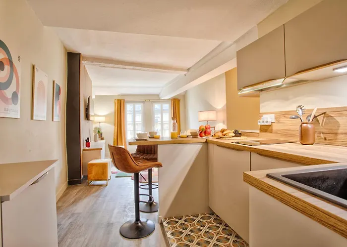 L'ecuyere - T2 - Hypercentre - Balcon Apartment Caen